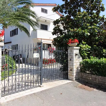 Apartment In Porec/Istrien 10194 * Porec