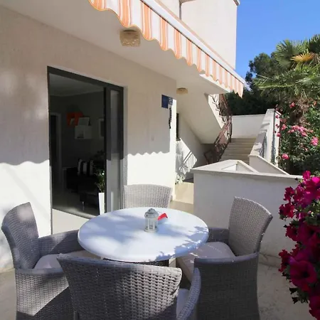 Apartment Apartment In Porec/Istrien 10194 *